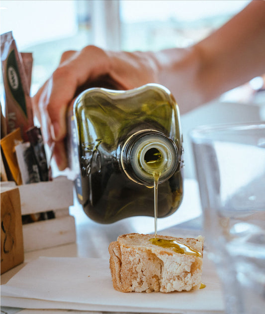 Come conservare l’olio extravergine di oliva senza comprometterne la qualità?